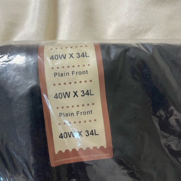 NWT Men's Haggar Classic Fit Black 40x34 Cool 18 Performance plain front - Picture 5 of 5